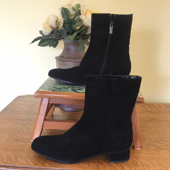 Aquatalia Black Quilted & Smooth Suede Booties  11 - Picture 3 of 8